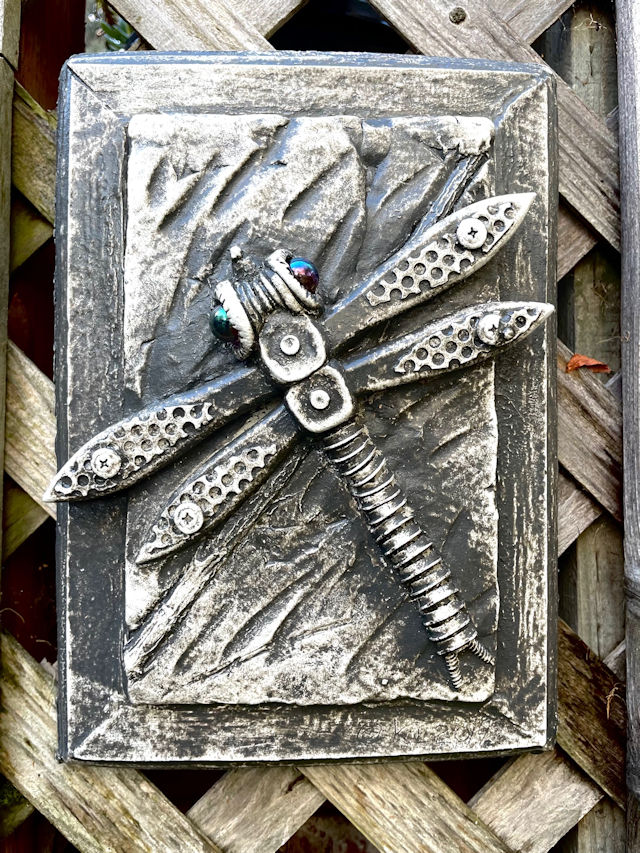 Katnip Island Cool Dragonfly Wall Plaque