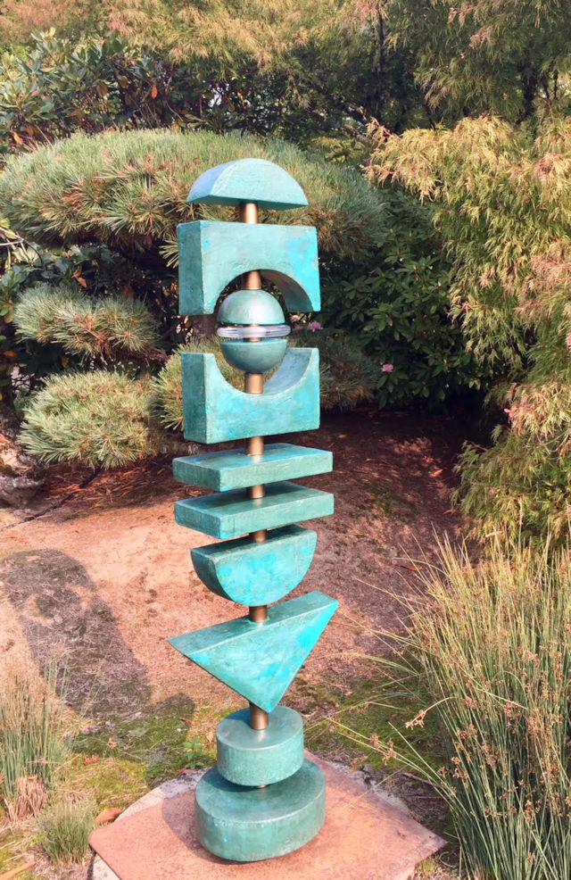 Outdoor Sculpture Totem in Jade Finish